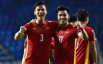 Những khoảnh khắc tuyệt đẹp của tuyển Việt Nam khiến người hâm mộ "đổ rần rần" 