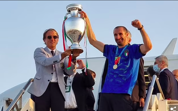 Nóng: Thủ đô Rome mở hội chào đón tuyển Italy mang cúp vô địch trở về