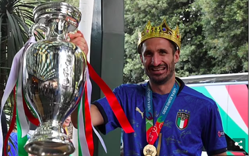 Tuyển Italy không diễu hành ăn mừng vô địch Euro