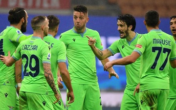 Serie A sắp cấm áo đấu màu xanh lá