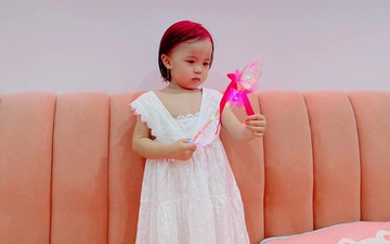 Quế Ngọc Hải lỡ sinh nhật Sunny, hẹn thực hiện màn úp bánh gây cười: "Năm nay không thoát được đâu con gái" 