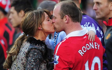 Lộ tin nhắn Wayne Rooney bị tống tiền trắng trợn, lôi cả vợ con ra để vòi vĩnh 10.000 bảng