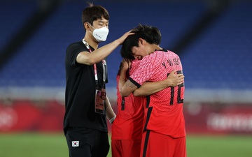 Olympic Hàn Quốc thảm bại 3-6, rơi nước mắt chia tay Thế vận hội Tokyo