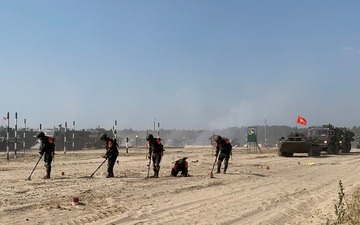 Đội tuyển Công binh Việt Nam giành suất vào chung kết cuộc thi “Lộ trình an toàn”