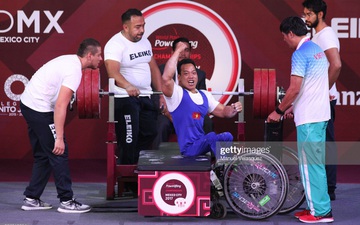 Lê Văn Công để vuột HCV cử tạ Paralympic 2020 vì 1 lạng