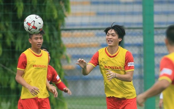 Tuấn Anh trở lại tập luyện cùng tuyển Việt Nam