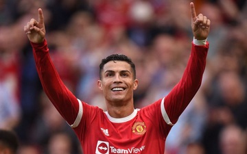Ronaldo tỏa sáng với cú đúp, Man United thắng đậm Newcastle để vươn lên ngôi đầu Ngoại hạng Anh