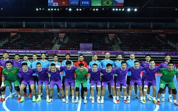 Đội tuyển futsal Việt Nam làm quen với sân thi đấu World Cup