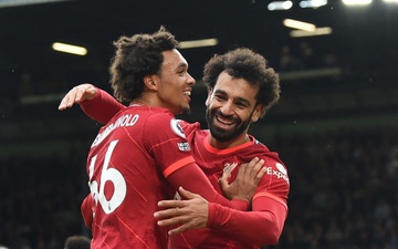 Salah ghi bàn thứ 100 tại Ngoại hạng Anh, Liverpool thắng đậm Leeds để chia sẻ top đầu với MU và Chelsea