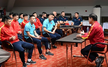 Đội tuyển futsal Việt Nam được động viên tinh thần trước trận đấu với Panama