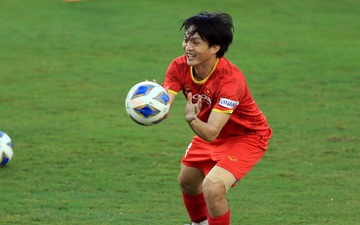 Tuấn Anh và đồng đội hào hứng khi trở thành thủ môn bất đắc dĩ cho tuyển Việt Nam