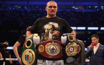 Làng boxing thế giới lỡ trận Anthony Joshua vs Tyson Fury nhưng tìm ra ngôi sao mới mang tên Oleksandr Usyk
