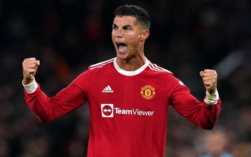 Ronaldo lập kỷ lục trong ngày hóa người hùng phút cuối giúp MU thắng ngược siêu kịch tính