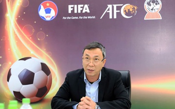 Ông Trần Quốc Tuấn điều hành cuộc hội thảo cơ cấu số ngoại binh của CLB tại AFC Champion League