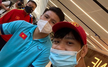 CĐV đặc biệt được chụp ảnh với đội tuyển Việt Nam tại Australia