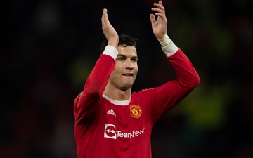 "Ông trùm" đưa tin chuyển nhượng bật mí về tương lai của Ronaldo tại MU