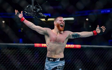 UFC 270: Võ sĩ đánh ngã đối thủ 4 lần mới chiến thắng, trọng tài gây tranh cãi vì quyết định dừng trận đấu