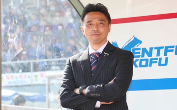 Cựu HLV tuyển Singapore tái hợp cùng CLB J.League từng sa thải ông