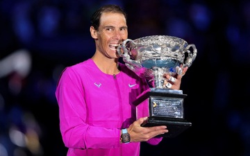 Ngược dòng kịch tính ở chung kết Australian Open, Nadal vượt Federer và Djokovic để cán mốc vĩ đại nhất lịch sử quần vợt nam