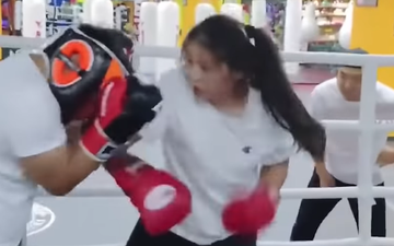 "Cao thủ" kungfu thượng đài cùng nữ HLV boxing xinh đẹp: Gục ngã chỉ sau 2 phút