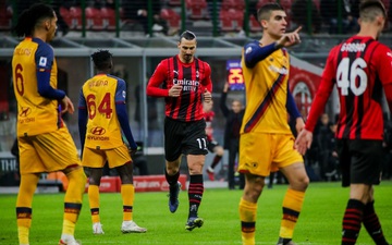 Roma bị phạt 644 triệu đồng vì để fan xúc phạm Ibrahimovic và ném pháo vào NHM Milan