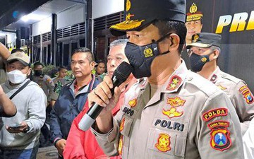 Lãnh đạo cảnh sát Indonesia giải thích lý do dùng bom khói trong thảm họa khiến 125 cổ động viên thiệt mạng