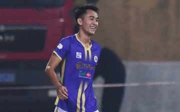 Lý do cảm động sao trẻ Hà Nội FC chạy nửa vòng sân để ăn mừng bàn thắng