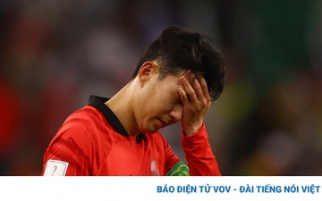 Son Heung Min "thất thần" sau trận thua đáng tiếc của Hàn Quốc