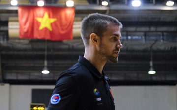 HLV Matt van Pelt lần đầu dẫn dắt tuyển bóng rổ Việt Nam: 'Tôi nghĩ về cơ hội nhiều hơn áp lực'