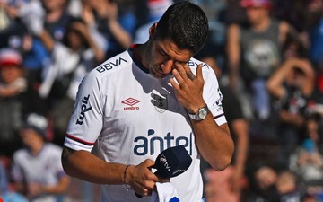 Luis Suarez bật khóc khi chia tay đội bóng thuở niên thiếu