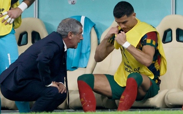 HLV Bồ Đào Nha: Ronaldo không hài lòng, không chấp nhận dự bị