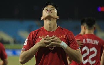 Quế Ngọc Hải ăn mừng theo phong cách của Ronaldo khi ghi bàn cho tuyển Việt Nam