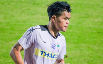 Dụng Quang Nho mất người thân ngay trước trận đấu với U23 Singapore