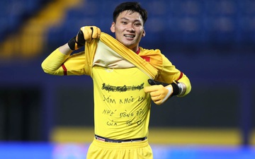 U23 Việt Nam ghi siêu phẩm vào lưới Thái Lan, thủ môn cởi áo ăn mừng với thông điệp ý nghĩa