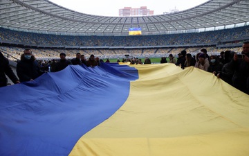 Ukraine hoãn bóng đá ít nhất 30 ngày vì cuộc xung đột với Nga
