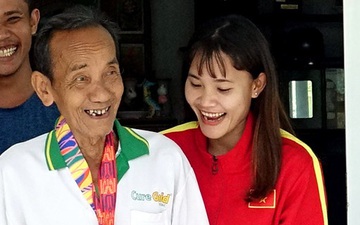 Chương Thị Kiều báo tin giành vé dự World Cup 2023 để vĩnh biệt ông ngoại vừa qua đời ở quê nhà