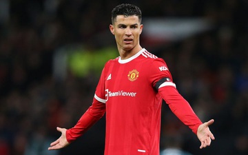 Báo Anh chỉ trích Ronaldo: "Xứng đáng ngồi dự bị"