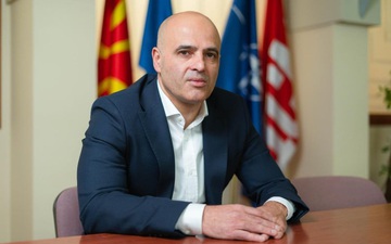 Thủ tướng Bắc Macedonia treo thưởng hậu hĩnh cho toàn đội nếu "sút" Bồ Đào Nha khỏi World Cup