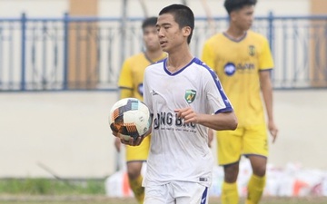 Cầu thủ U19 Nutifood tái hiện khoảnh khắc cảm xúc của Minh Vương ở vòng loại World Cup