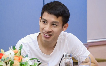 Hùng Dũng truyền lửa bóng đá cho sinh viên trước ngày lên U23 Việt Nam đá SEA Games 31