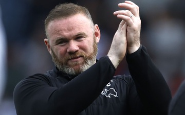 Wayne Rooney rớm nước mắt phát biểu trong ngày Derby County xuống hạng