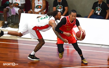 Sân trơn, trì hoãn và cúp điện, đội tuyển bóng rổ Việt Nam nhận thất bại trước đại diện Indonesia