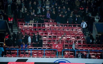 Fan PSG rời sân sớm, la ó Pochettino trong ngày đội nhà vô địch Ligue 1