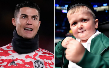 "Cậu bé" cao chưa tới 1m mạnh miệng chê Ronaldo kém cỏi: "Anh ta còn chẳng nổi tiếng bằng tôi!"