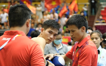 Kick boxing SEA Games 31: Nguyễn Quang Huy chiến thắng thuyết phục