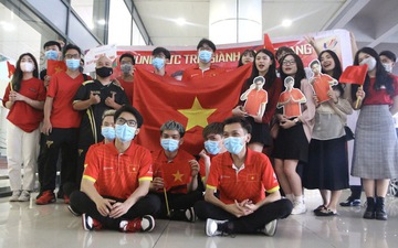 ĐTQG Liên Quân Việt Nam đáp xuống Hà Nội với tinh thần thoải mái, sẵn sàng chinh phục HCV SEA Games 31