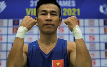 Trần Văn Thảo thi đấu thay phần đồng đội, mang về chiến thắng đầu cho tuyển boxing Việt Nam tại SEA Games 31
