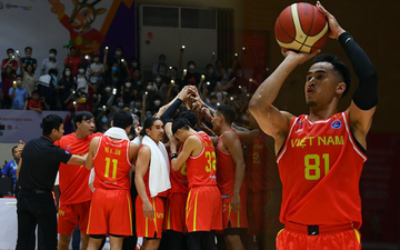 Đội tuyển bóng rổ nam Việt Nam lội ngược dòng quả cảm trước Singapore