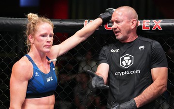 Những điểm nhấn tại sự kiện UFC FN 206: Bước lùi của Holly Holm