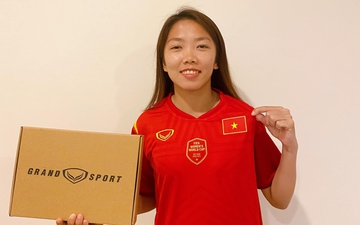 Huỳnh Như và tuyển nữ Việt Nam nhận món quà ý nghĩa trước thềm SEA Games 31